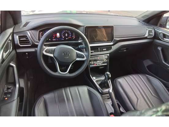 VOLKSWAGEN-T-CROSS-2024