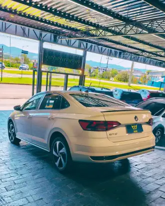VOLKSWAGEN-VIRTUS-2020