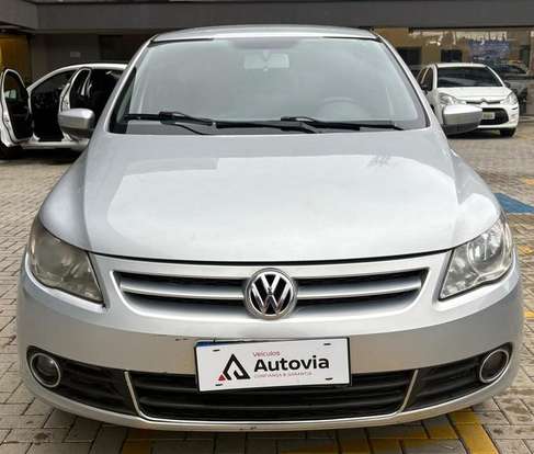 VOLKSWAGEN-VOYAGE-2010