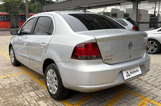 VOLKSWAGEN-VOYAGE-2010