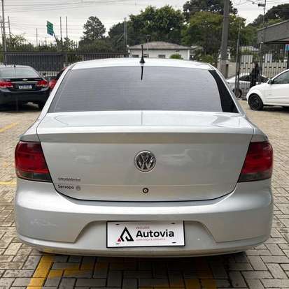 VOLKSWAGEN-VOYAGE-2010