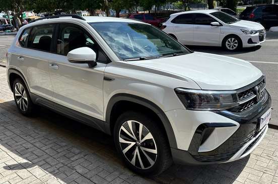 VOLKSWAGEN-TAOS-2023