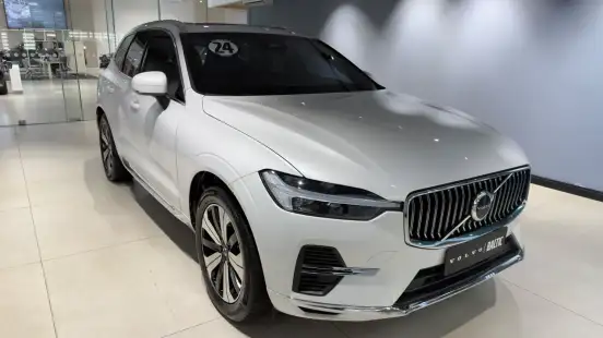 VOLVO-XC60-2023