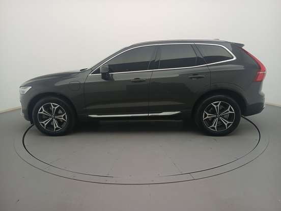VOLVO-XC60-2021