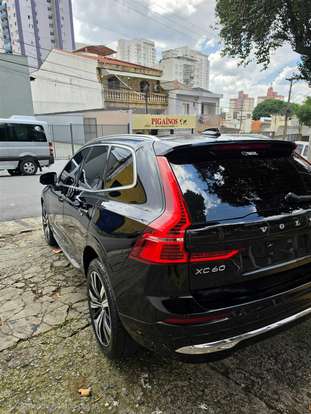 VOLVO-XC60-2021
