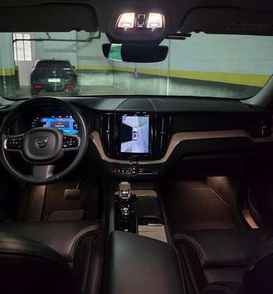 VOLVO-XC60-2021