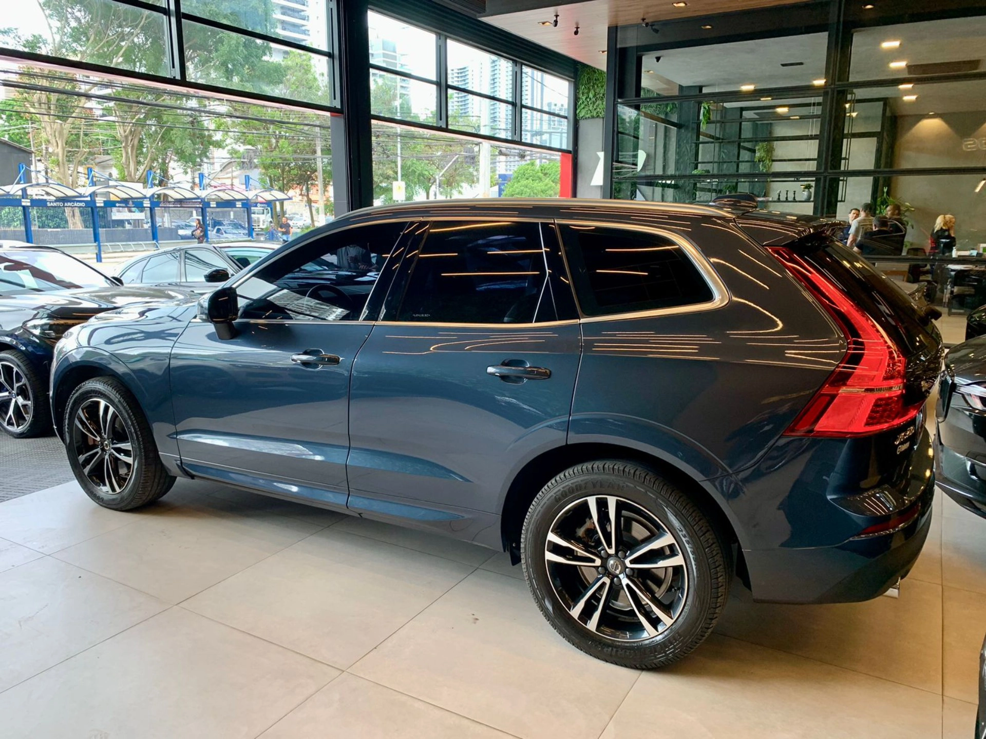 volvo XC60 2.0 D5 DIESEL MOMENTUM AWD GEARTRONIC 2020