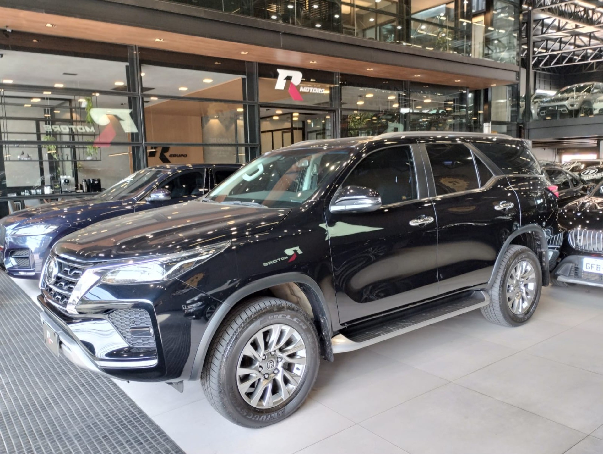 toyota HILUX SW4 2.8 D-4D TURBO DIESEL SRX 7L 4X4 AUTOMÁTICO 2021 toyota HILUX SW4 2.8 D-4D TURBO DIESEL SRX 7L 4X4 AUTOMÁTICO 2021
