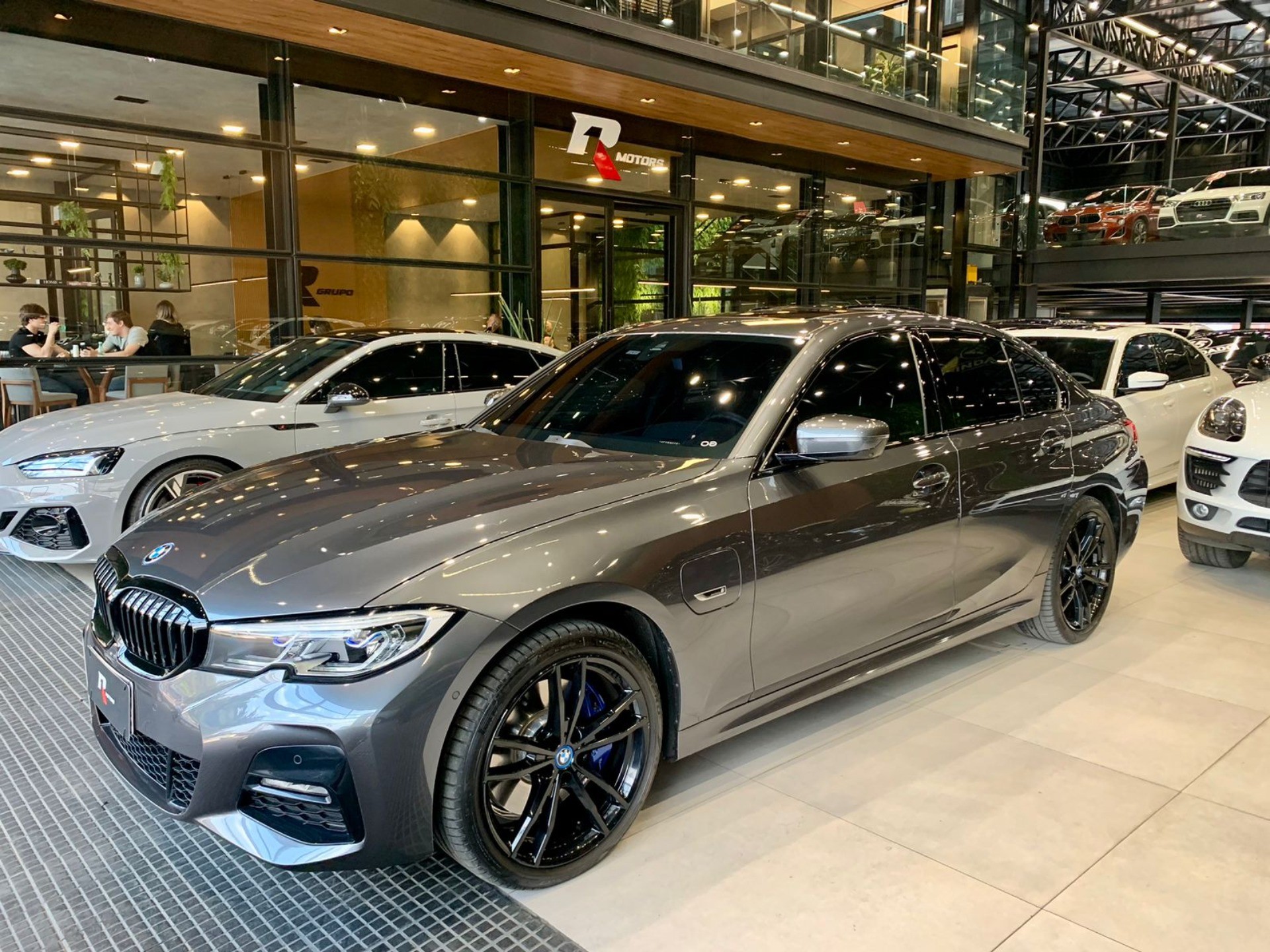 bmw 330E 2.0 16V TURBO HÍBRIDO M SPORT AUTOMÁTICO 2022 bmw 330E 2.0 16V TURBO HÍBRIDO M SPORT AUTOMÁTICO 2022