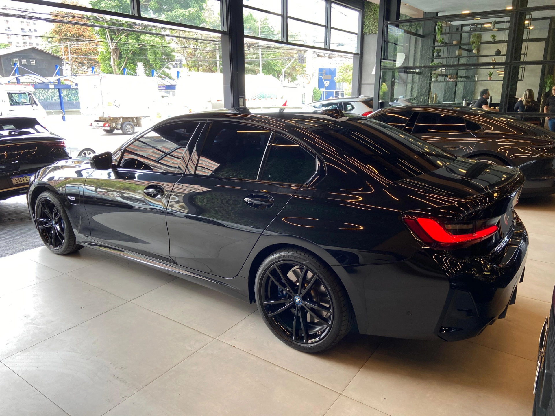 bmw 330E 2.0 16V TURBO HÍBRIDO M SPORT AUTOMÁTICO 2023