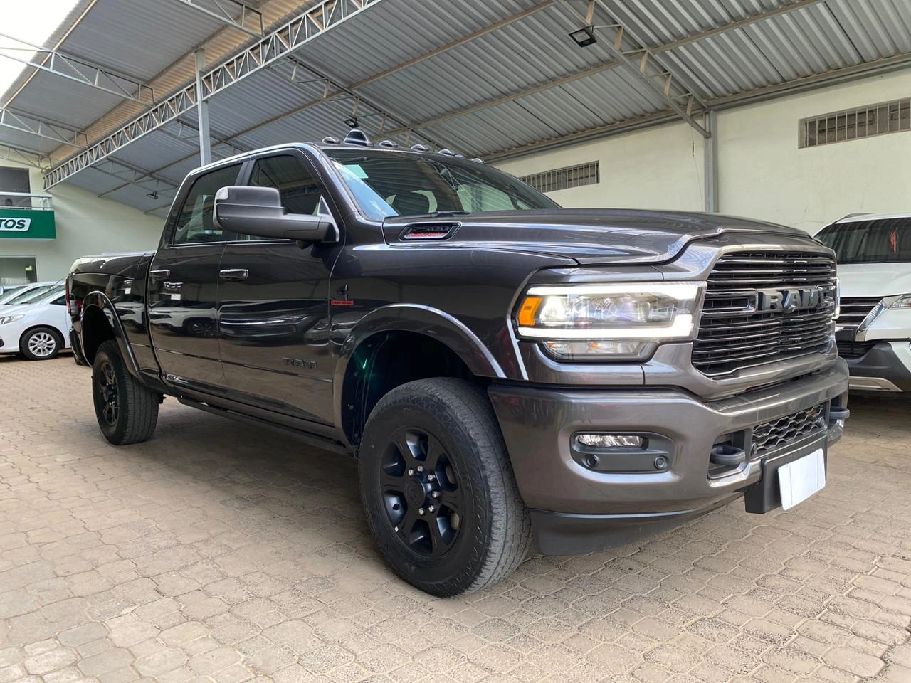 RAM 2500 6.7 I6 TURBO DIESEL LARAMIE CD 4X4 AUTOMÁTICO