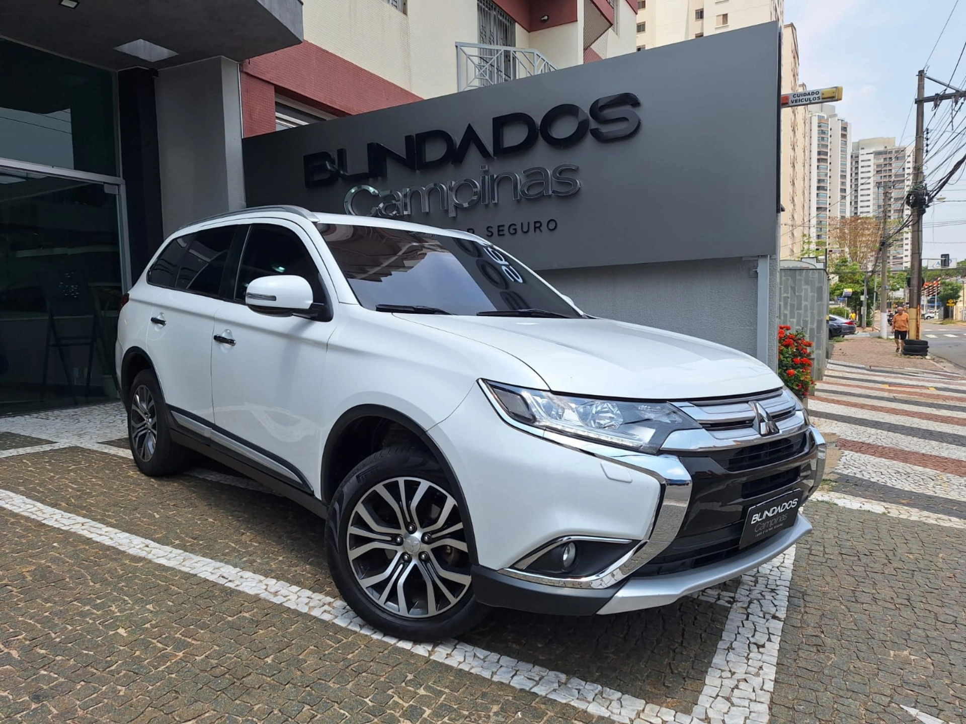 MITSUBISHI OUTLANDER 2.2 4X4 16V DIESEL 4P AUTOMÁTICO