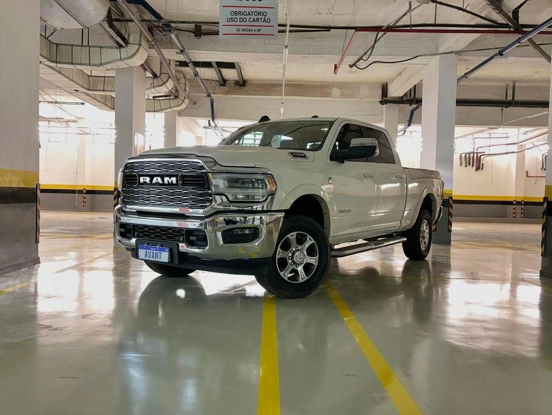 DODGE RAM 6.7 2500 LARAMIE 4X4 CD I6 TURBO DIESEL 4P AUTOMÁTICO