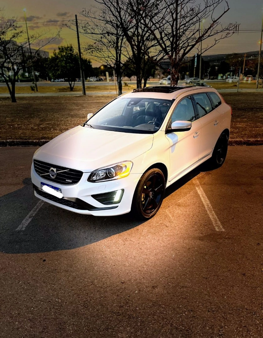 VOLVO XC60 2.0 T5 R DESIGN TURBO GASOLINA 4P AUTOMÁTICO