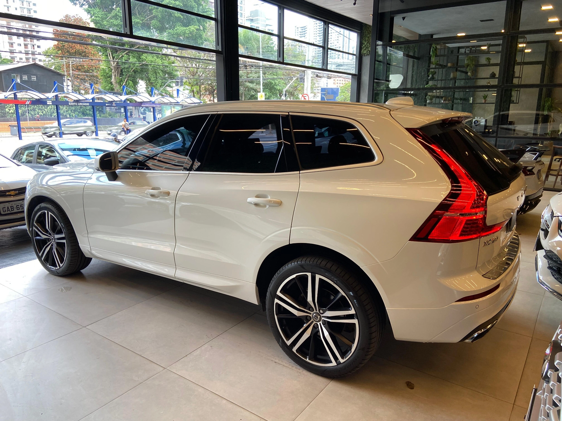 volvo XC60 2.0 T5 GASOLINA R-DESIGN AWD GEARTRONIC 2018