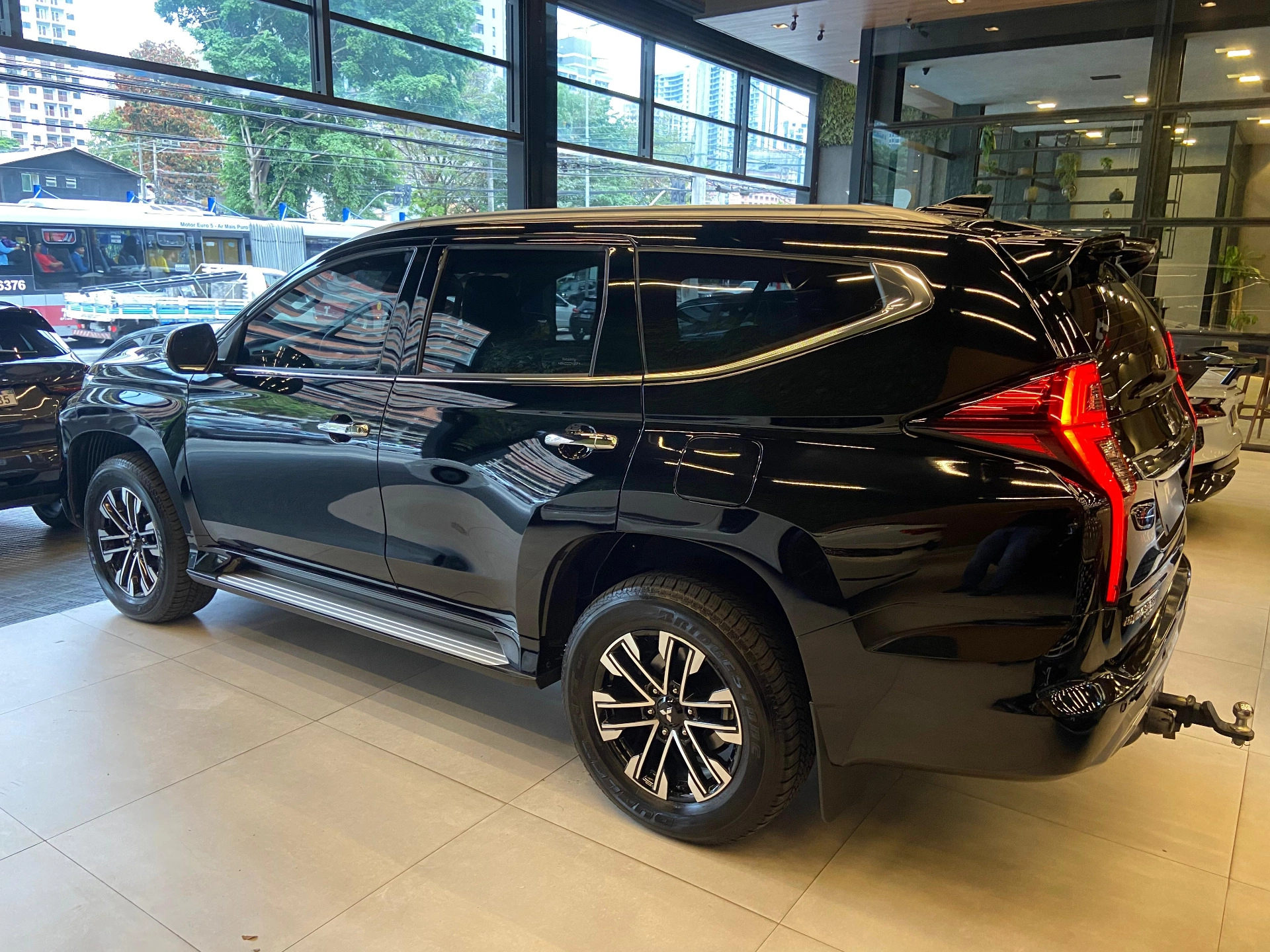 mitsubishi PAJERO SPORT 2.4 16V MIVEC TURBO DIESEL HPE AWD AUTOMÁTICO 2024