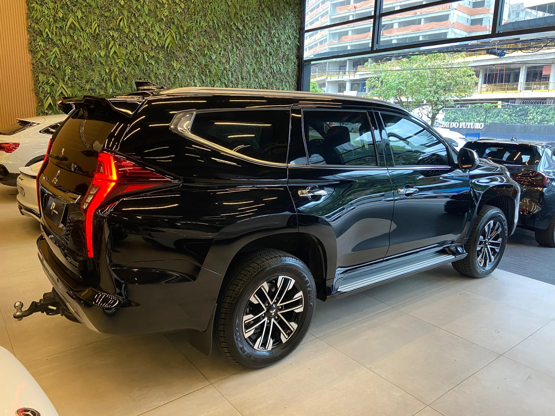 mitsubishi PAJERO SPORT 2.4 16V MIVEC TURBO DIESEL HPE AWD AUTOMÁTICO 2024