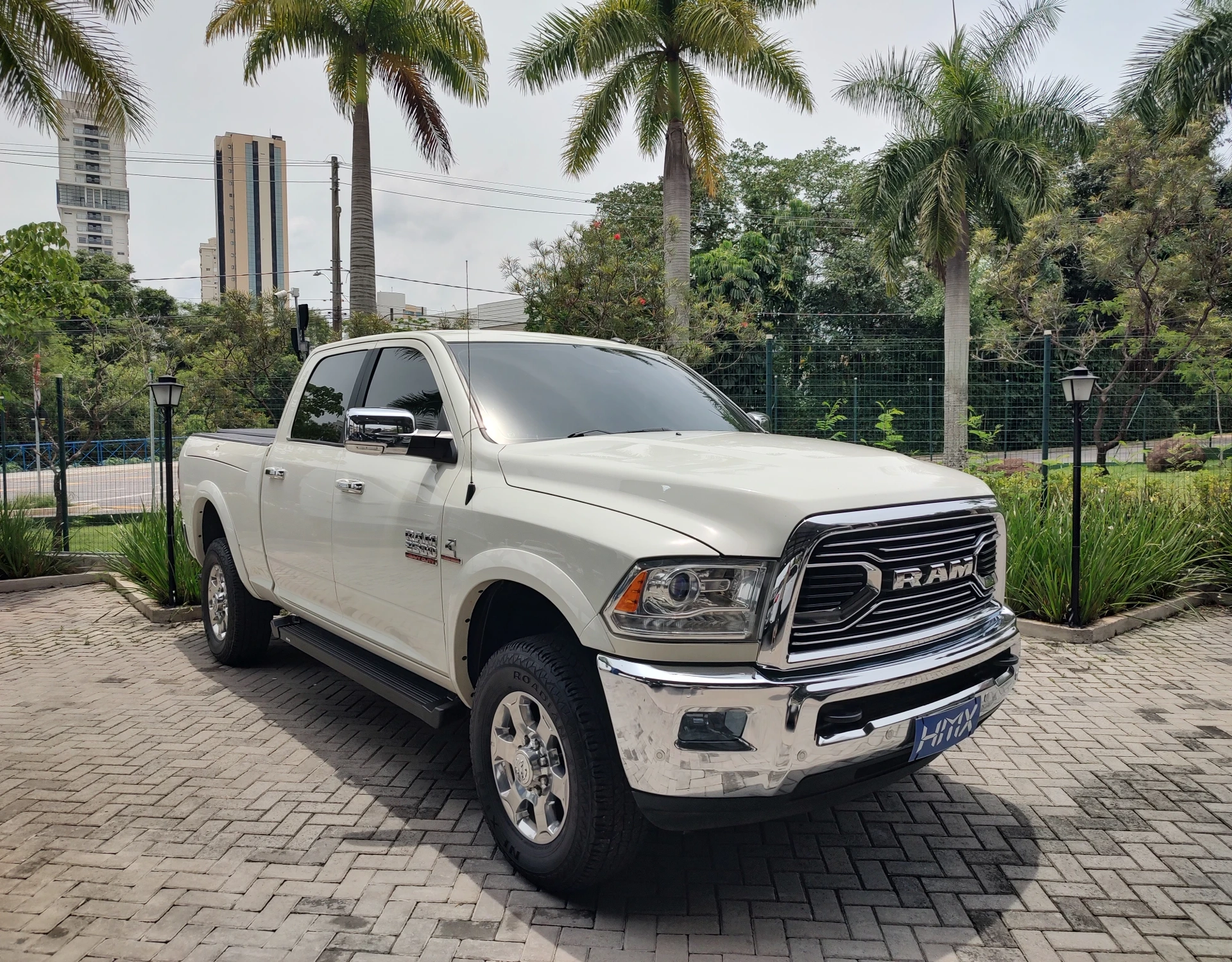 RAM 2500 6.7 LARAMIE 4X4 CD I6 TURBO DIESEL 4P AUTOMÁTICO