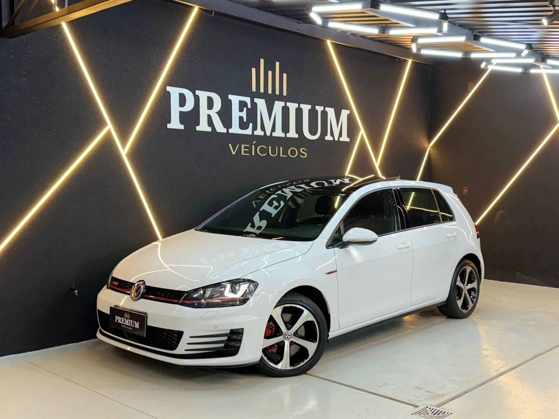 VOLKSWAGEN GOLF 2.0 TSI GTI 16V TURBO GASOLINA 4P AUTOMÁTICO