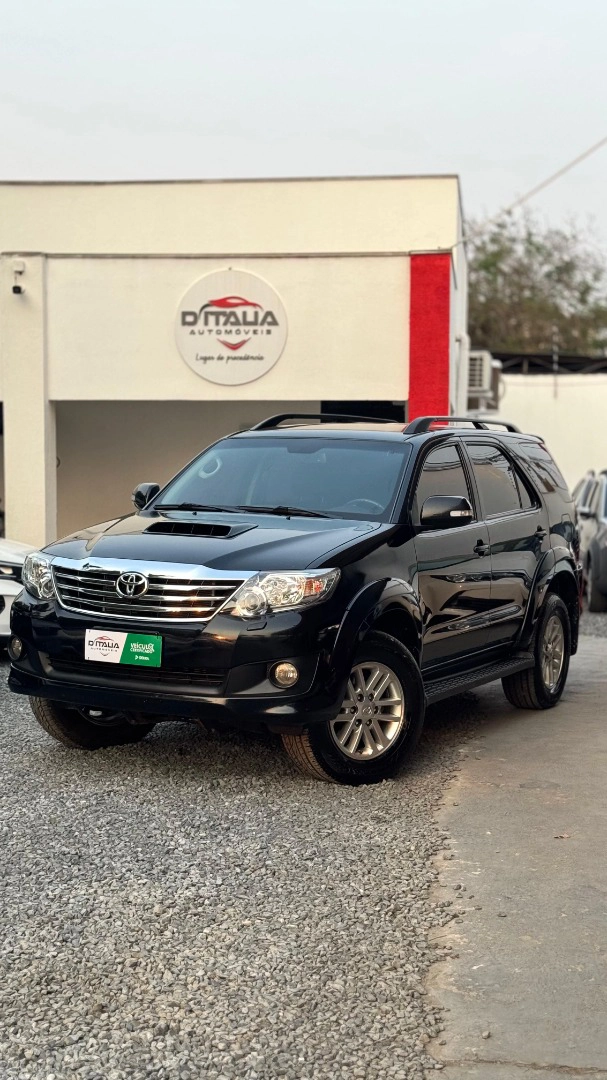 TOYOTA HILUX SW4 3.0 SRV 4X4 7 LUGARES 16V TURBO INTERCOOLER DIESEL 4P AUTOMÁTICO