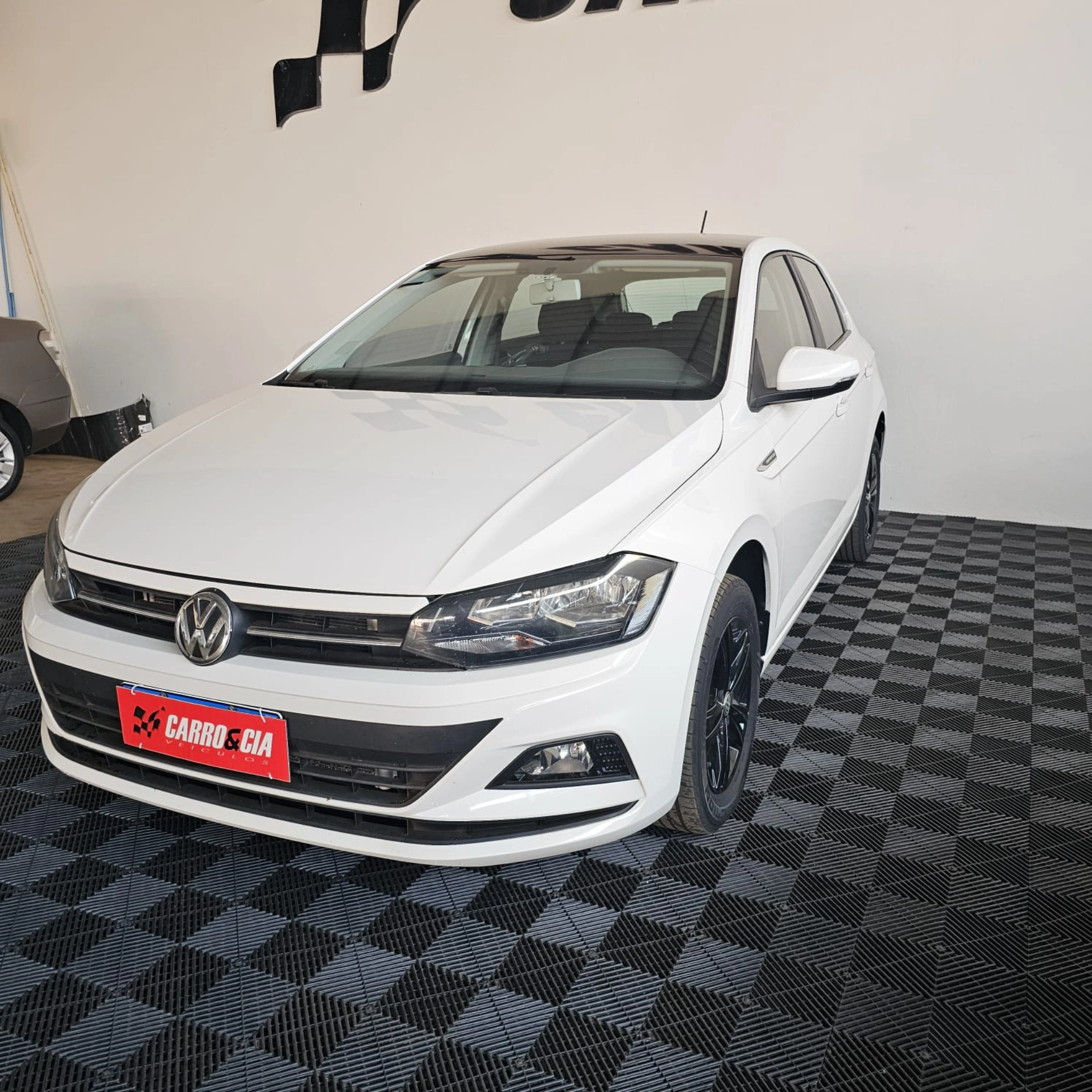 VOLKSWAGEN POLO 1.0 200 TSI COMFORTLINE AUTOMÁTICO