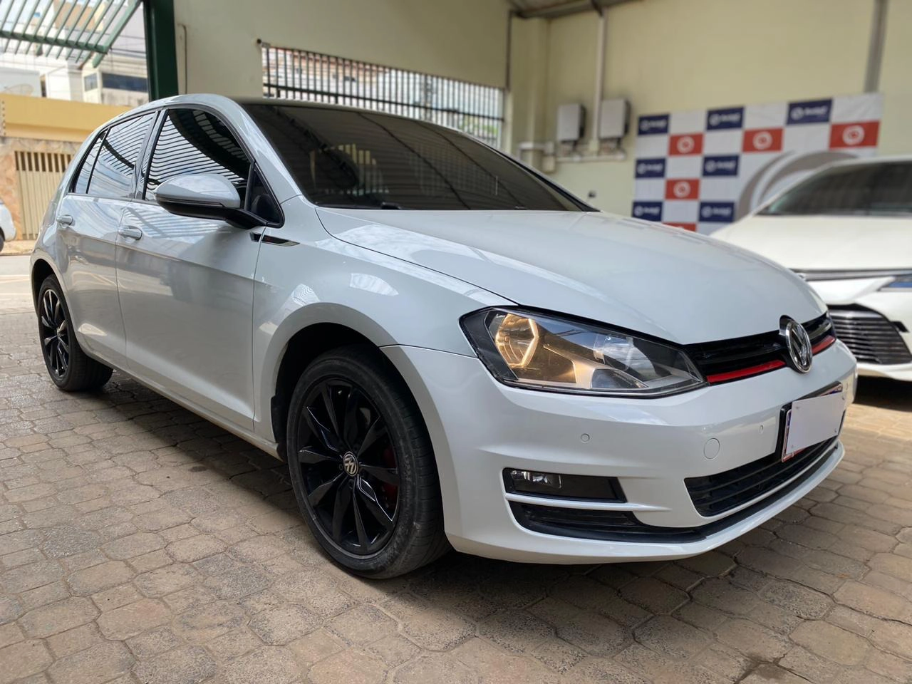 VOLKSWAGEN GOLF 1.4 TSI COMFORTLINE 16V GASOLINA 4P AUTOMÁTICO