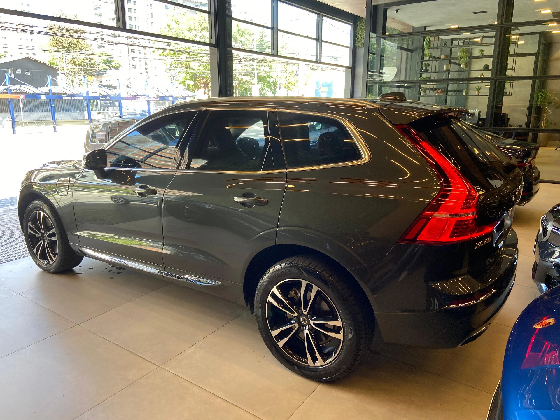 volvo XC60 2.0 T8 HYBRID MOMENTUM AWD GEARTRONIC 2021