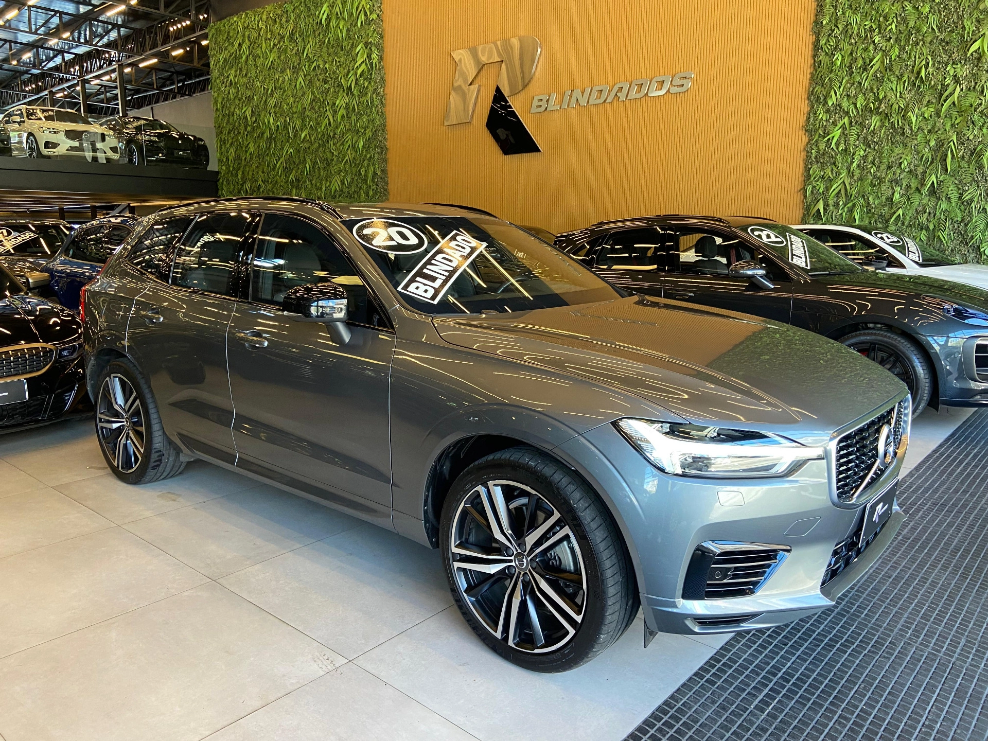 volvo XC60 2.0 T8 HYBRID R-DESIGN AWD GEARTRONIC 2020