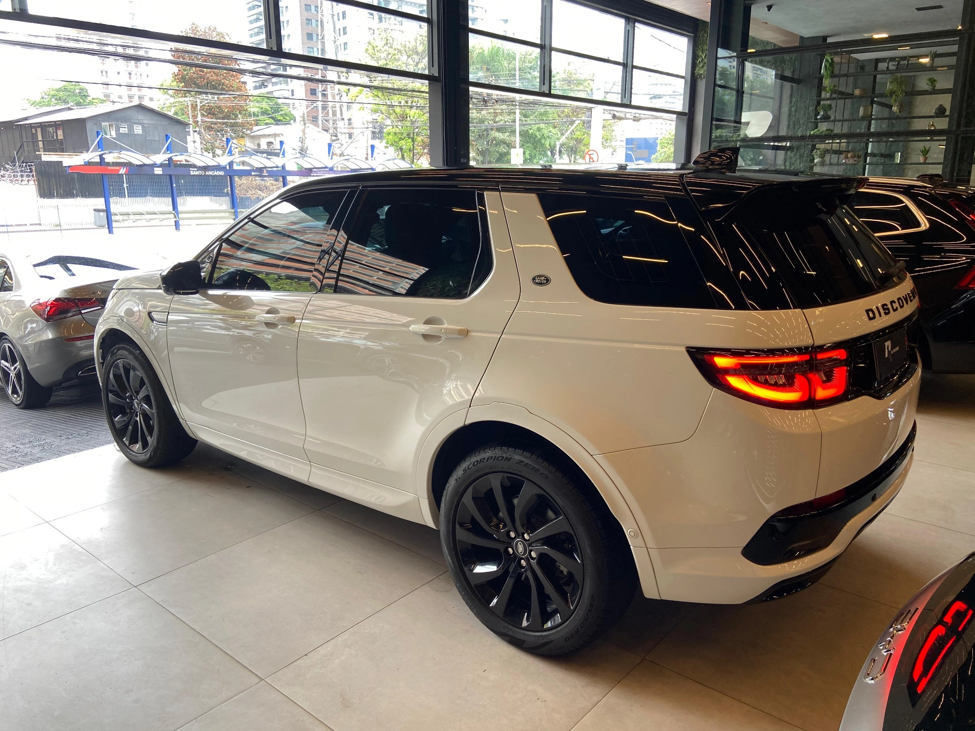 land rover DISCOVERY SPORT 2.0 D200 TURBO DIESEL R-DYNAMIC SE AUTOMÁTICO 2023