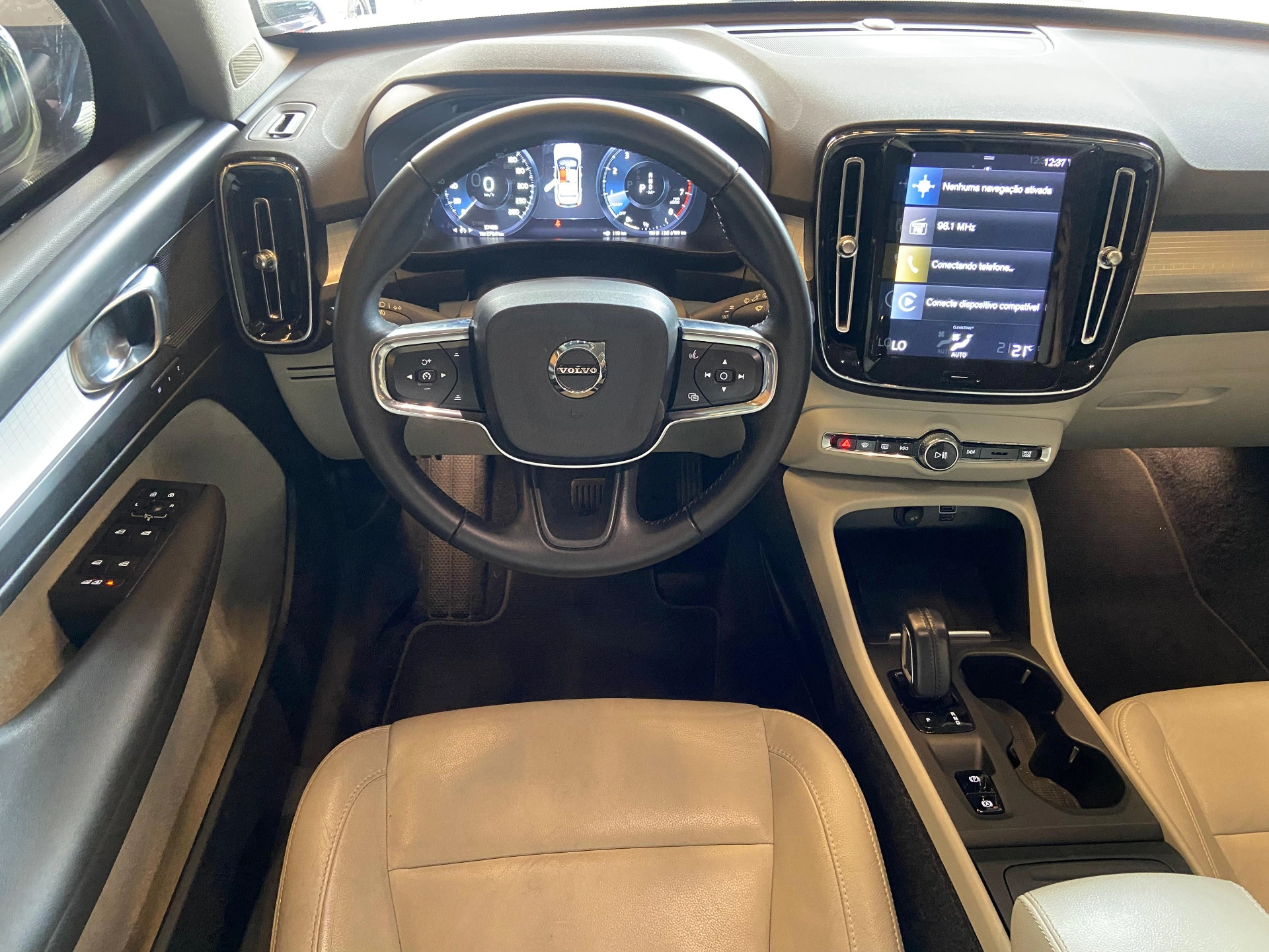 volvo XC40 2.0 T5 GASOLINA MOMENTUM AWD GEARTRONIC 2019