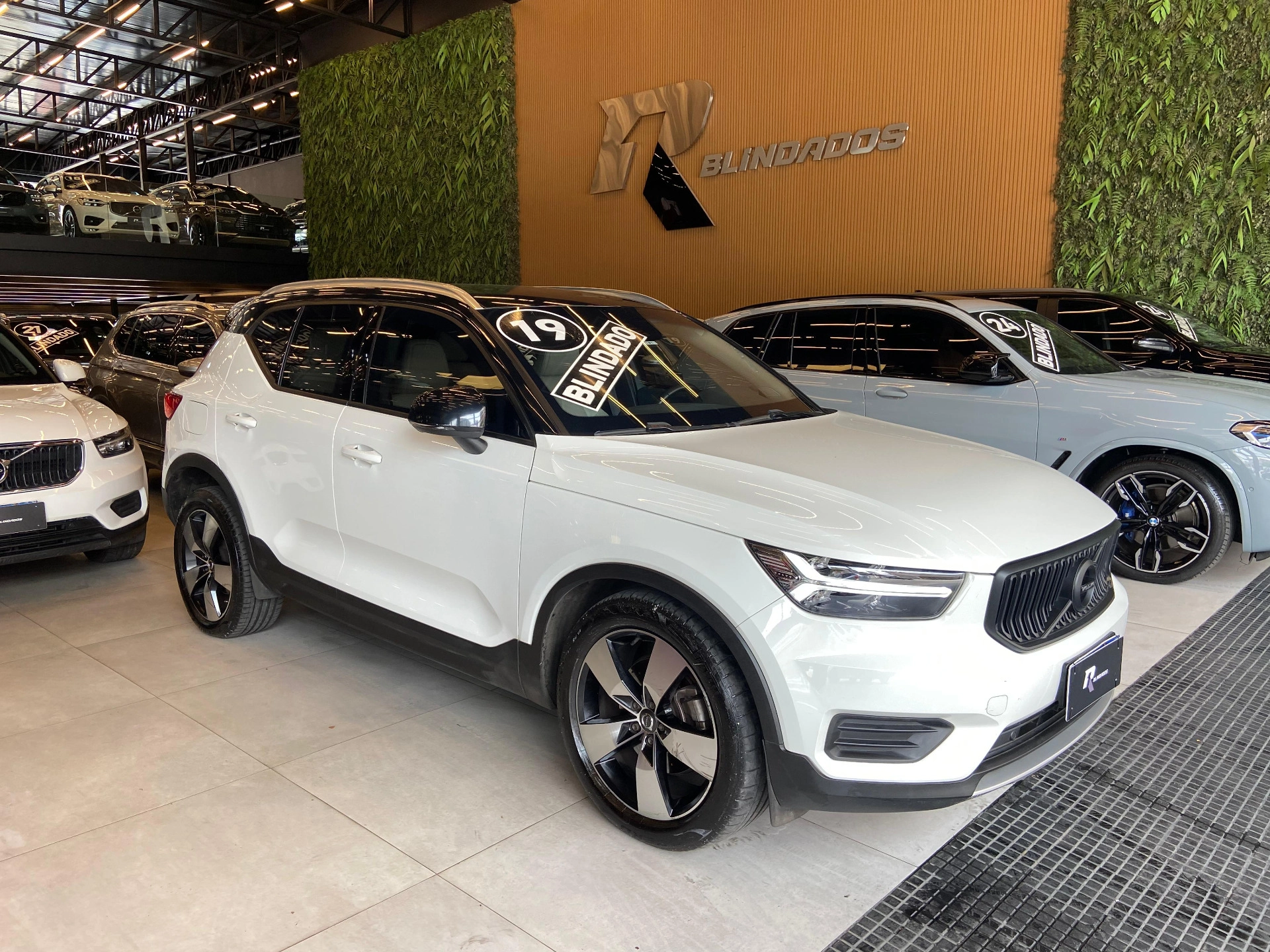 volvo XC40 2.0 T5 GASOLINA MOMENTUM AWD GEARTRONIC 2019