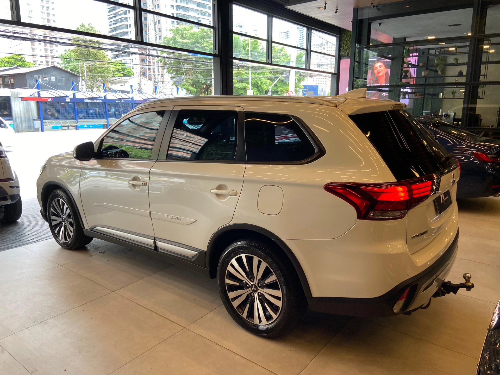 mitsubishi OUTLANDER 2.0 MIVEC GASOLINA HPE AUTOMÁTICO 2022