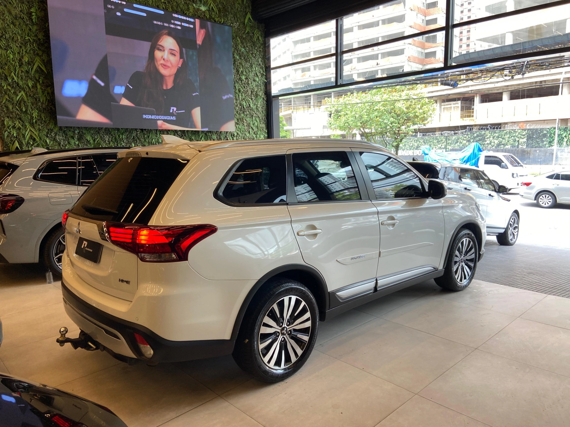 mitsubishi OUTLANDER 2.0 MIVEC GASOLINA HPE AUTOMÁTICO 2022