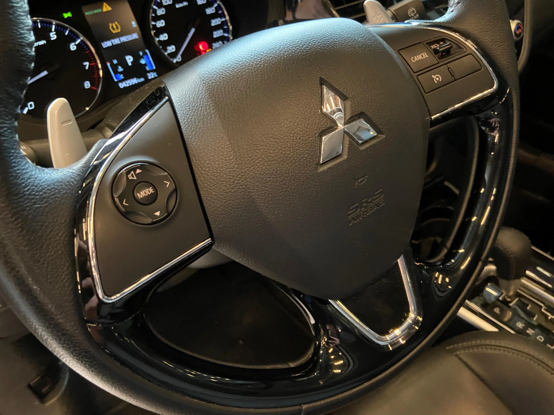 mitsubishi OUTLANDER 2.0 MIVEC GASOLINA HPE AUTOMÁTICO 2022