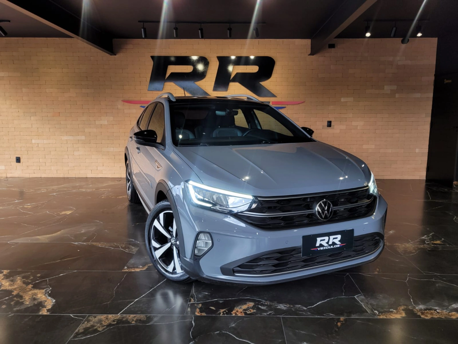 VOLKSWAGEN NIVUS 1.0 200 TSI TOTAL FLEX HIGHLINE AUTOMÁTICO