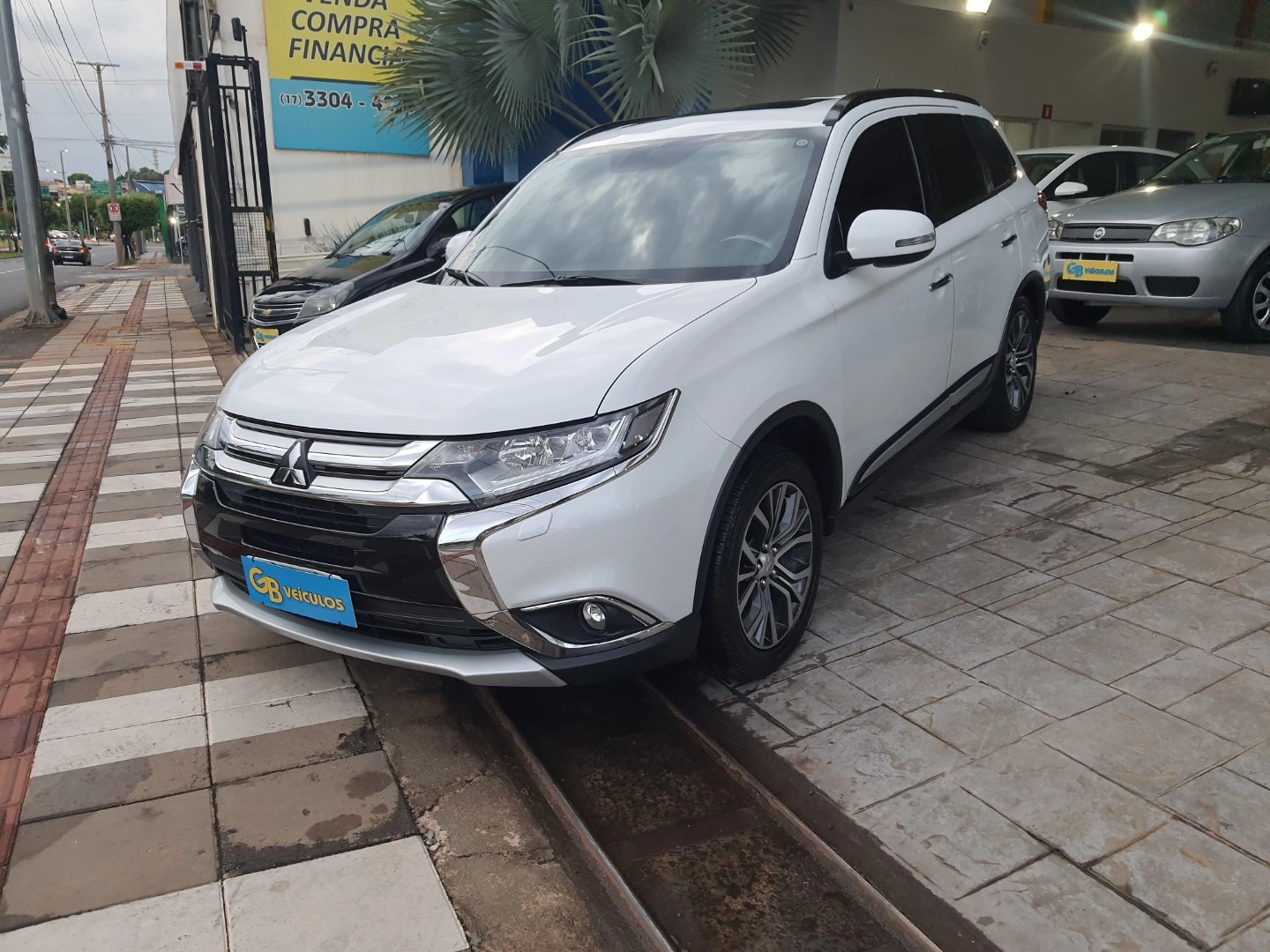 MITSUBISHI OUTLANDER 2.2 4X4 16V DIESEL 4P AUTOMÁTICO