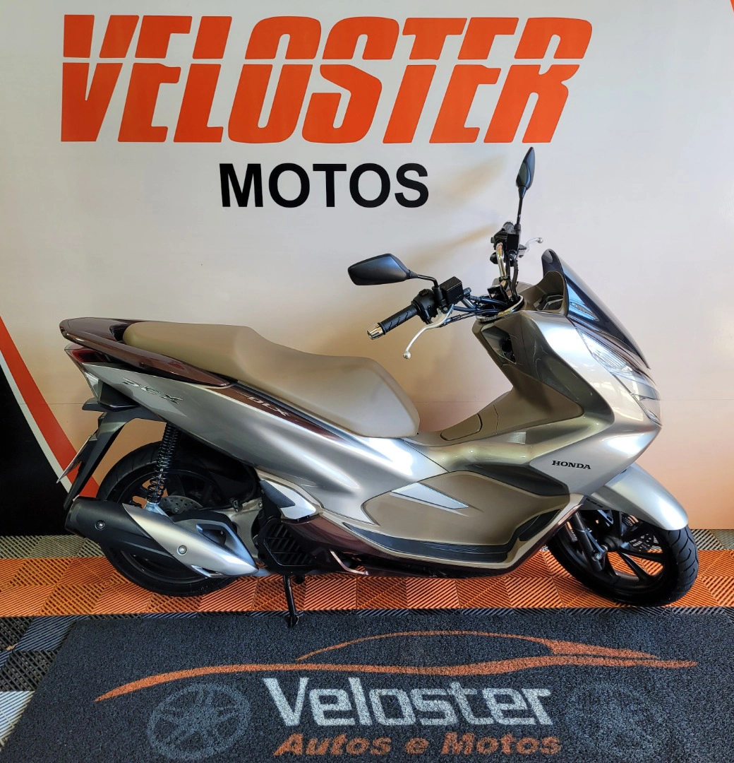 HONDA PCX DLX Scooter