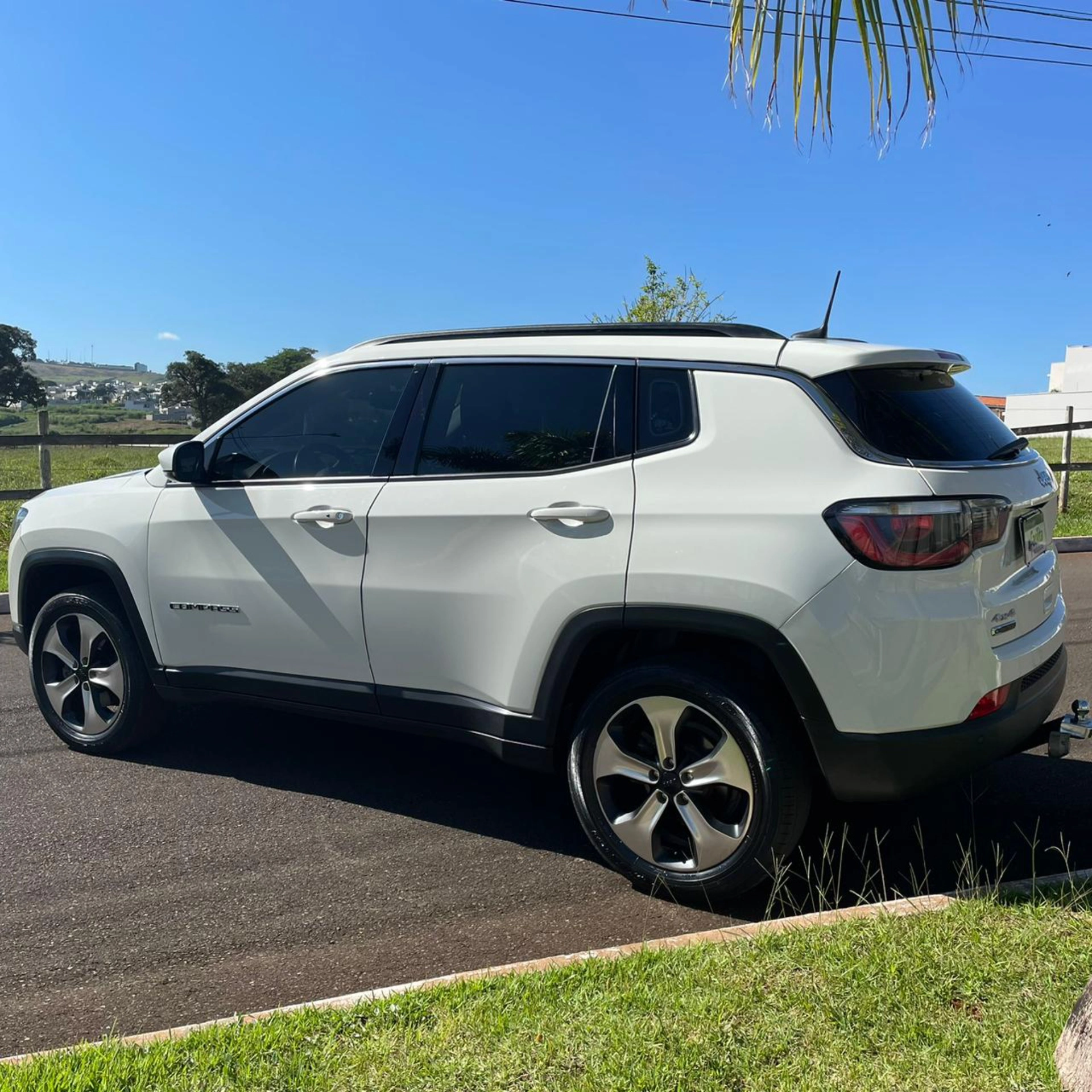 JEEP COMPASS 2.0 16V DIESEL LONGITUDE 4X4 AUTOMÁTICO