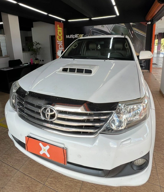 TOYOTA HILUX SW4 3.0 SRV 4X4 7 LUGARES 16V TURBO INTERCOOLER DIESEL 4P AUTOMÁTICO