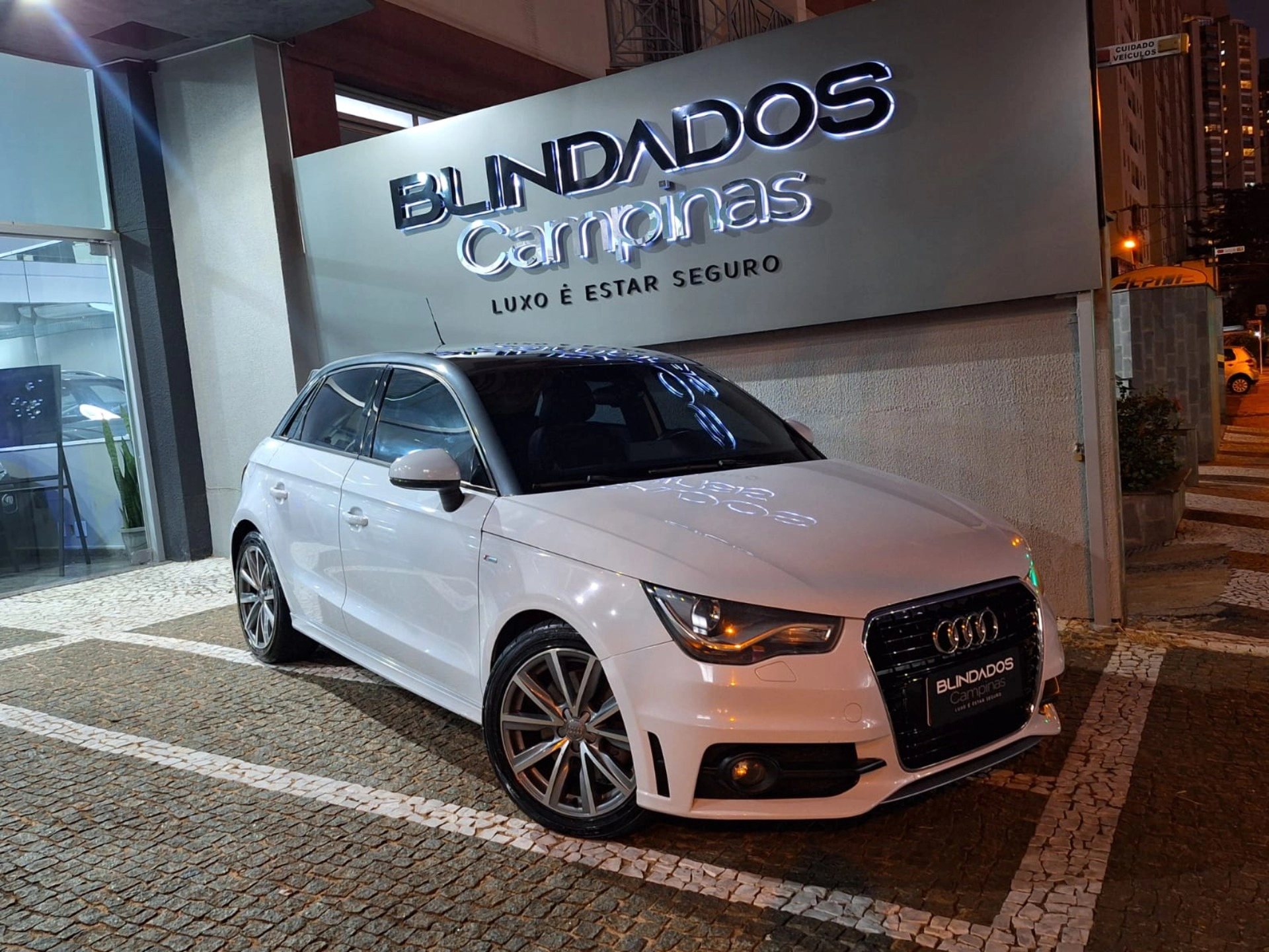 AUDI A1 1.4 TFSI SPORTBACK AMBITION 16V 185CV GASOLINA 4P AUTOMÁTICO