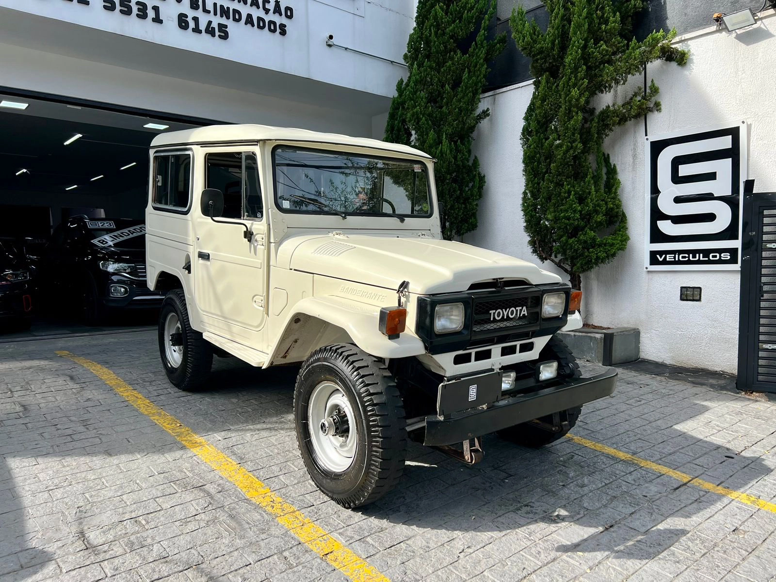 TOYOTA BANDEIRANTE 4.0 OJ50LV 4X4 TETO RIGIDO DIESEL 2P MANUAL