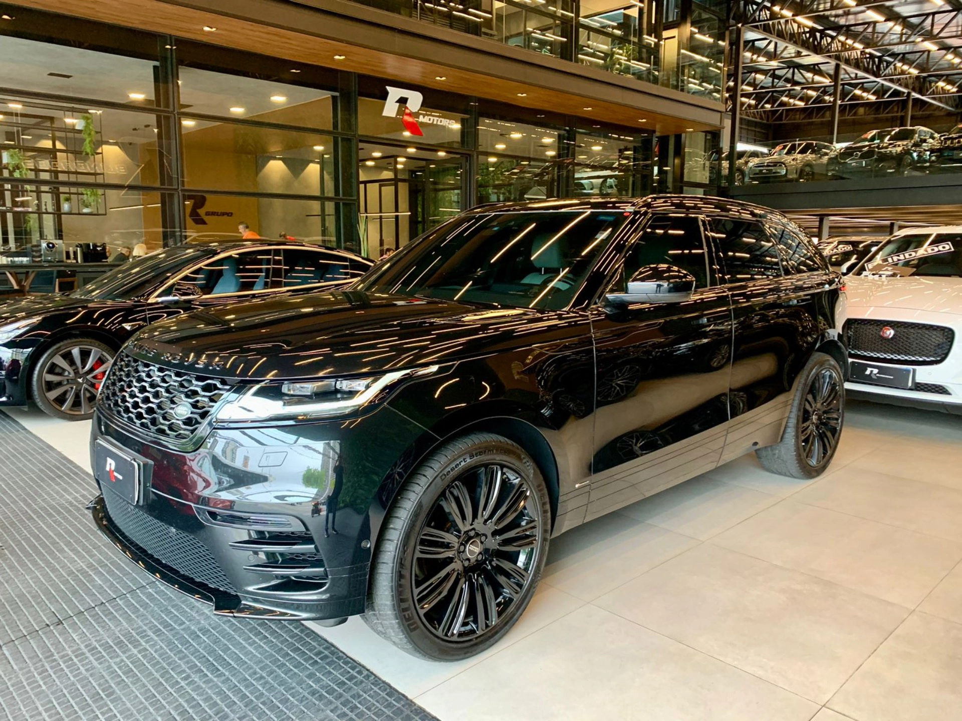 land rover RANGE ROVER VELAR 2.0 P250 GASOLINA R-DYNAMIC SE AUTOMÁTICO 2018