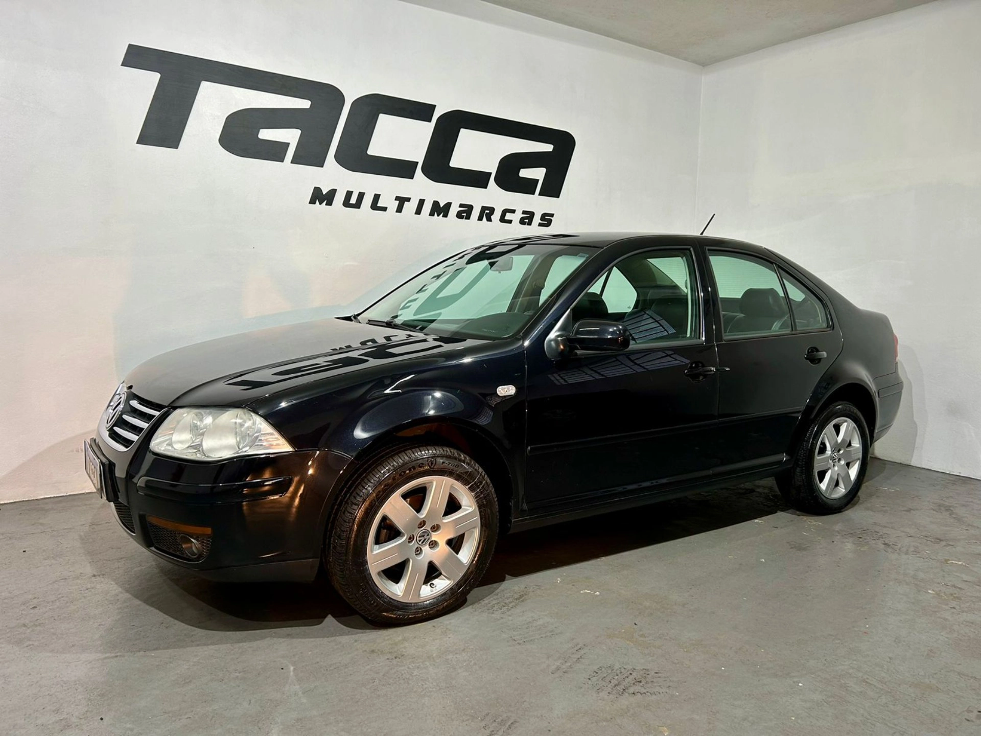 VOLKSWAGEN BORA 2.0 MI 8V GASOLINA 4P TIPTRONIC