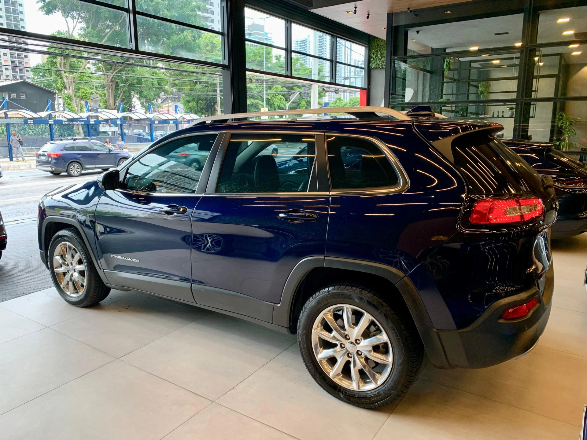 jeep CHEROKEE 3.2 LIMITED 4X4 V6 24V GASOLINA 4P AUTOMÁTICO 2014