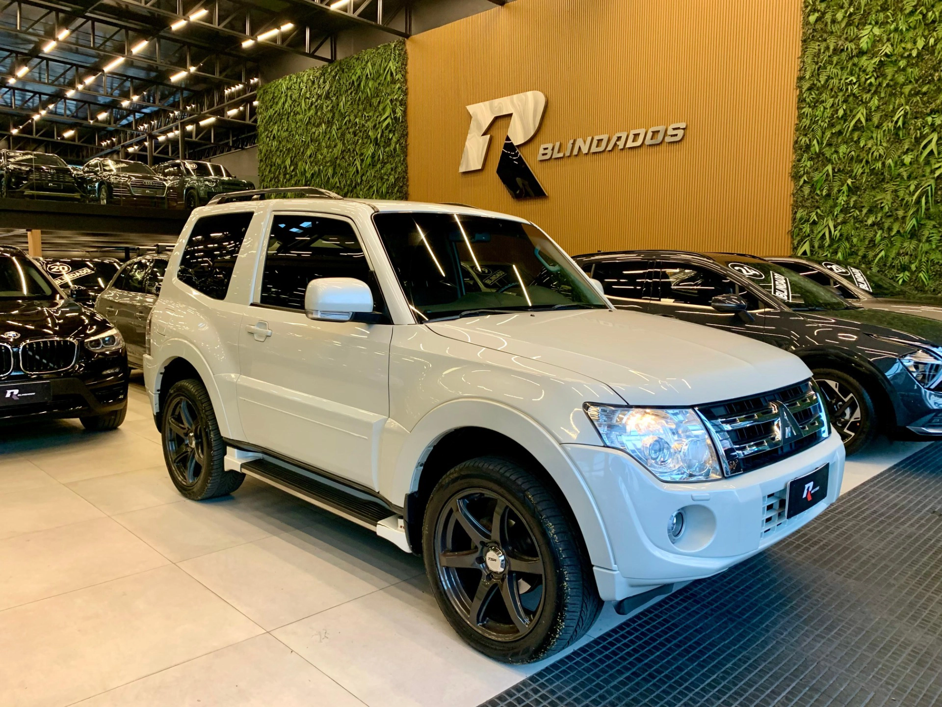 mitsubishi PAJERO FULL 3.8 HPE 4X4 V6 24V GASOLINA 2P AUTOMÁTICO 2013