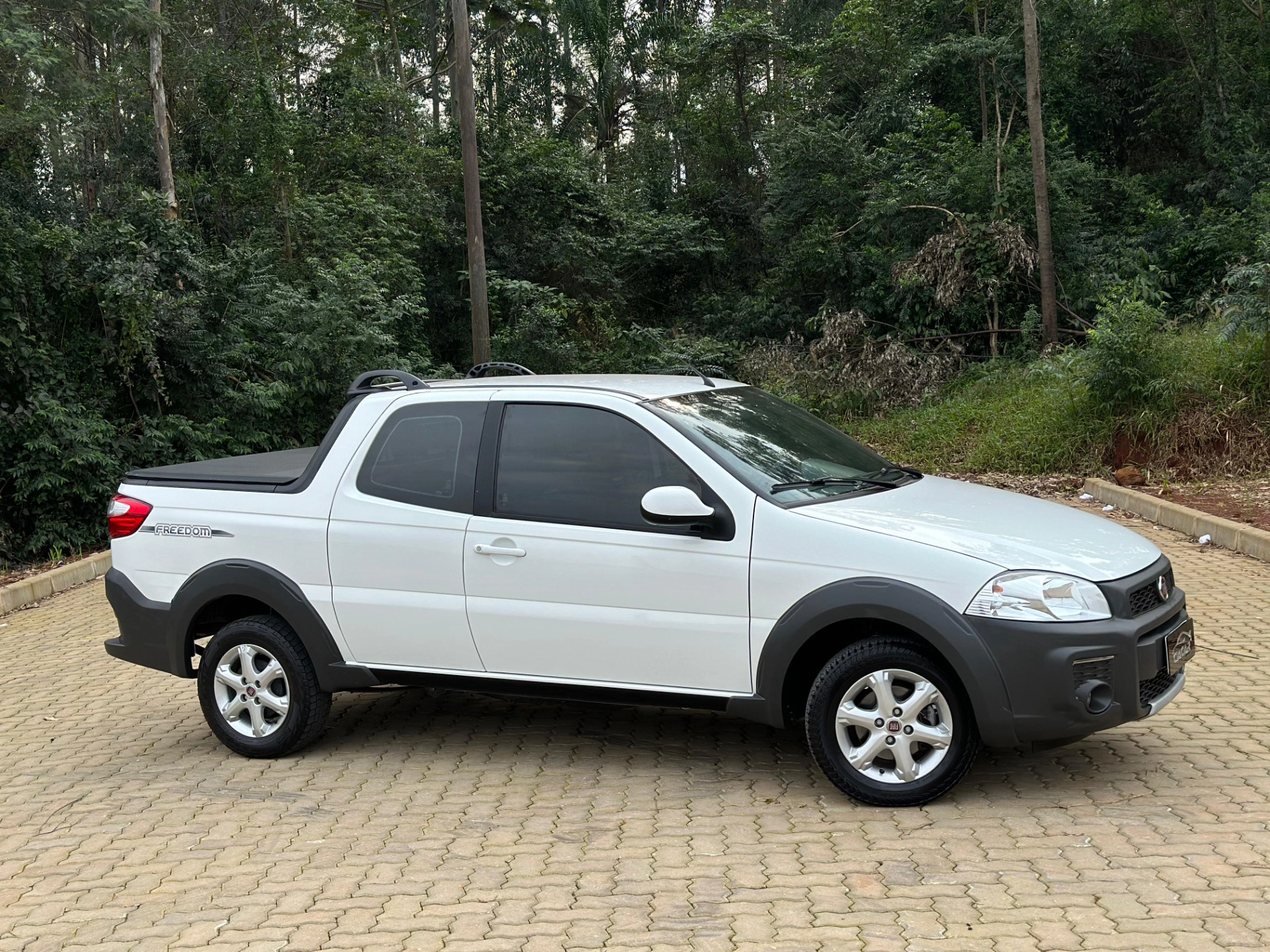 FIAT STRADA 1.4 MPI FREEDOM CD 8V FLEX 3P MANUAL