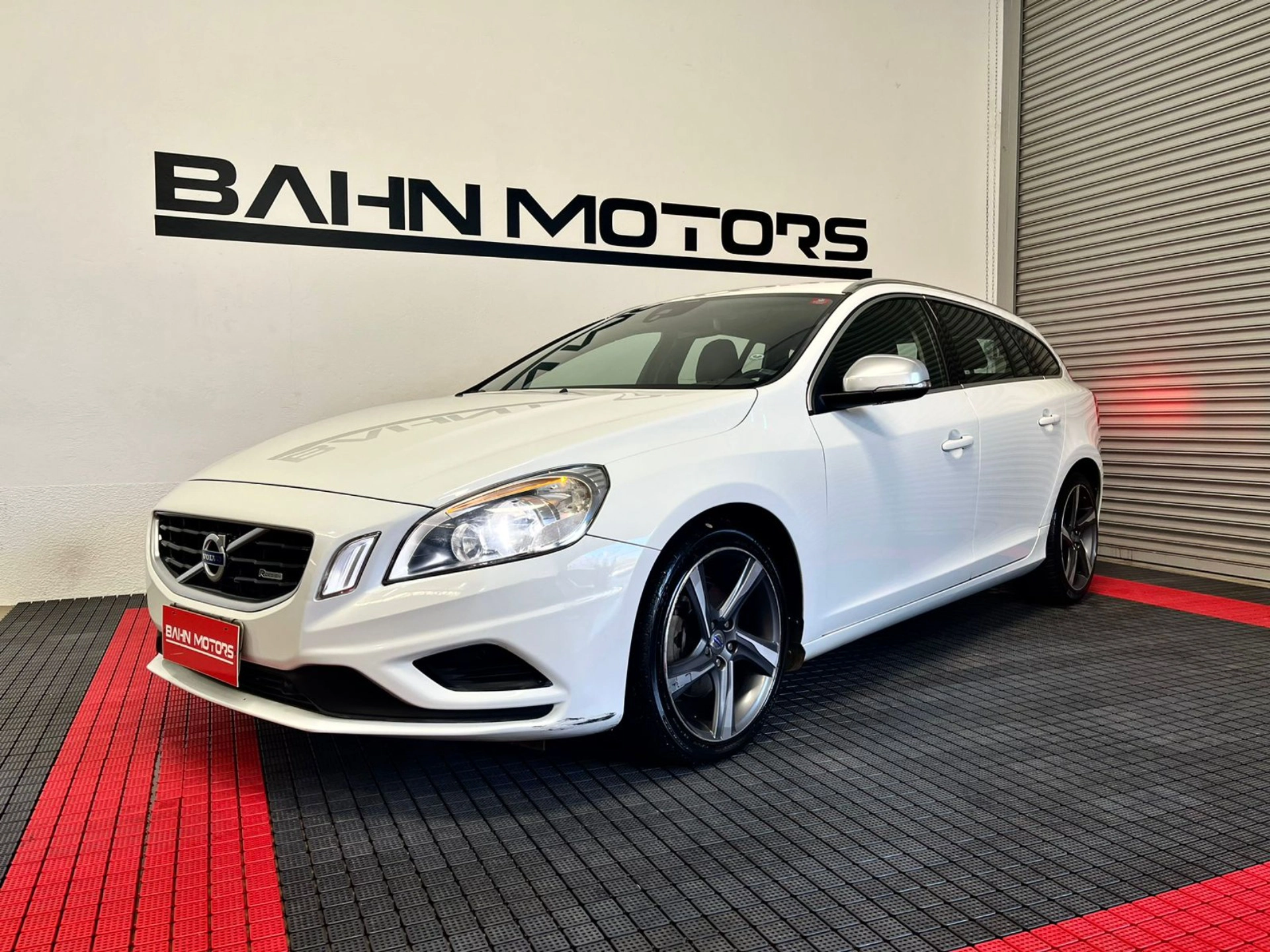 VOLVO V60 2.0 T5 R DESIGN COMFORT 16V TURBO GASOLINA 4P AUTOMATIZADO