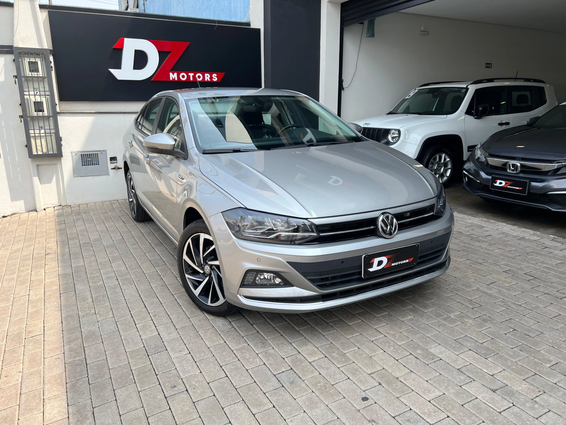 VOLKSWAGEN VIRTUS 1.0 200 TSI HIGHLINE AUTOMÁTICO