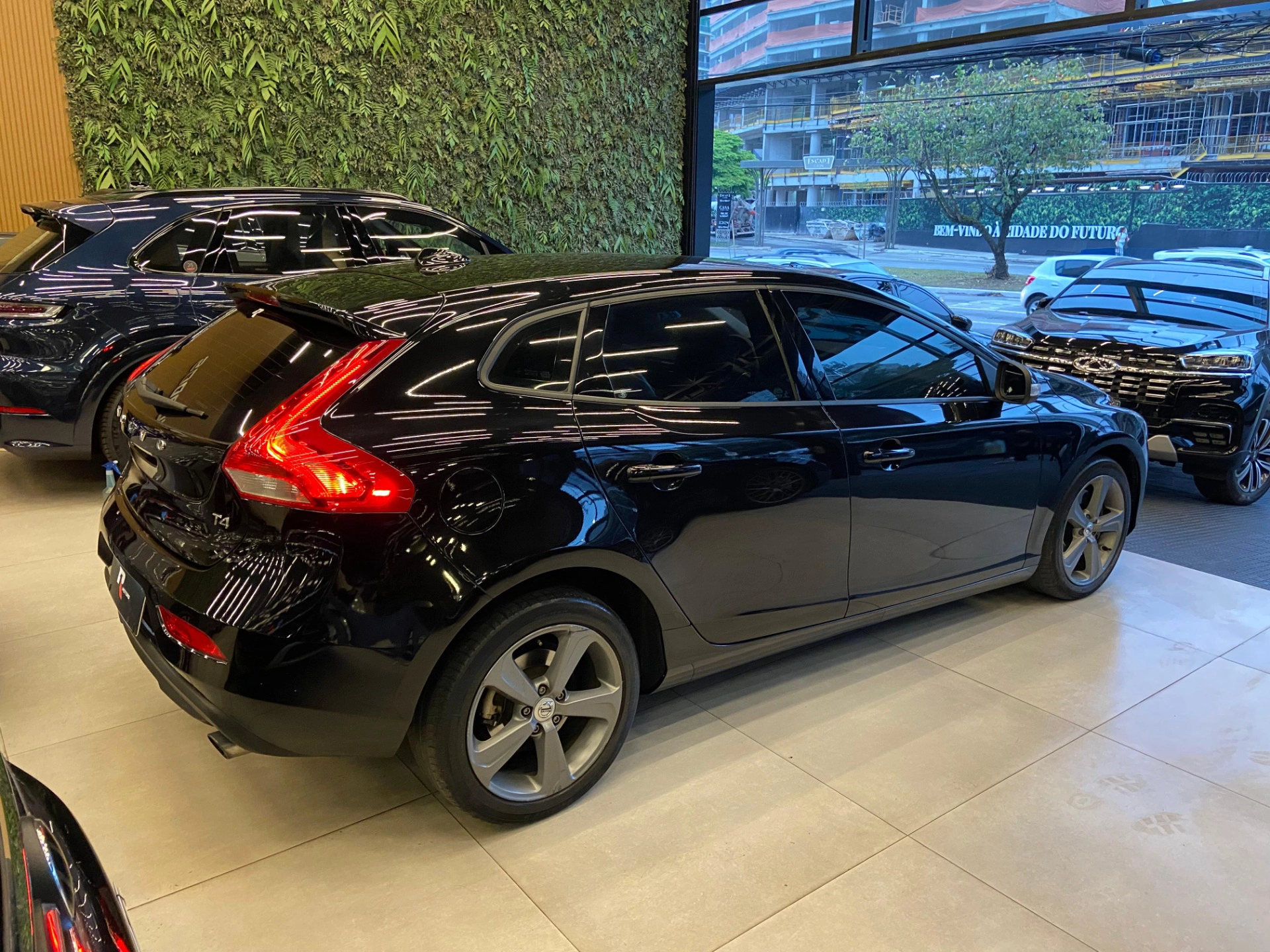 volvo V40 2.0 T4 KINETIC GASOLINA 4P AUTOMÁTICO 2019