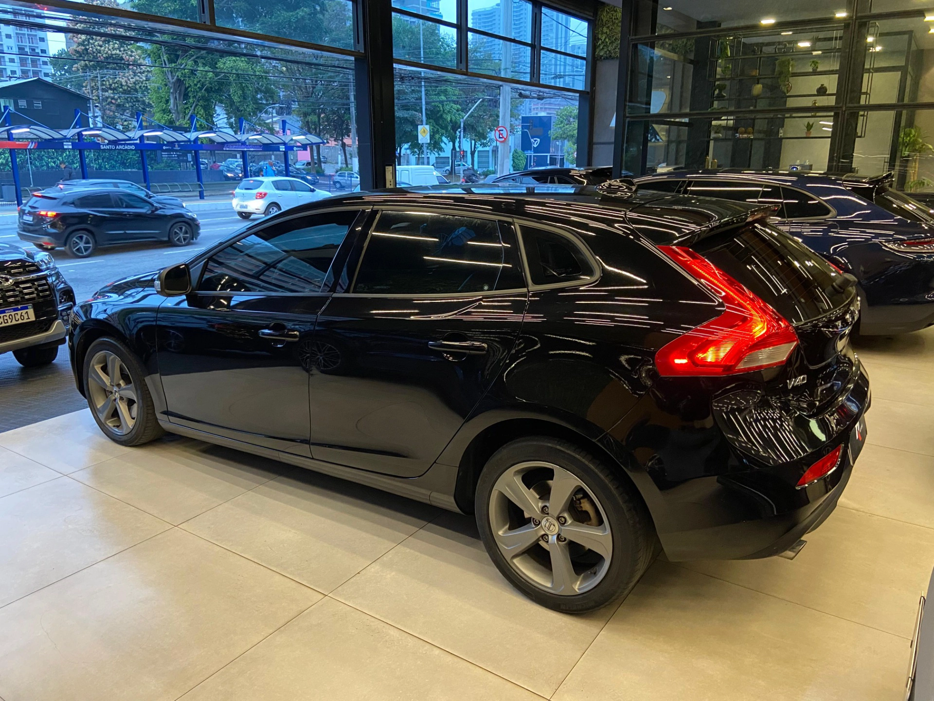 volvo V40 2.0 T4 KINETIC GASOLINA 4P AUTOMÁTICO 2019